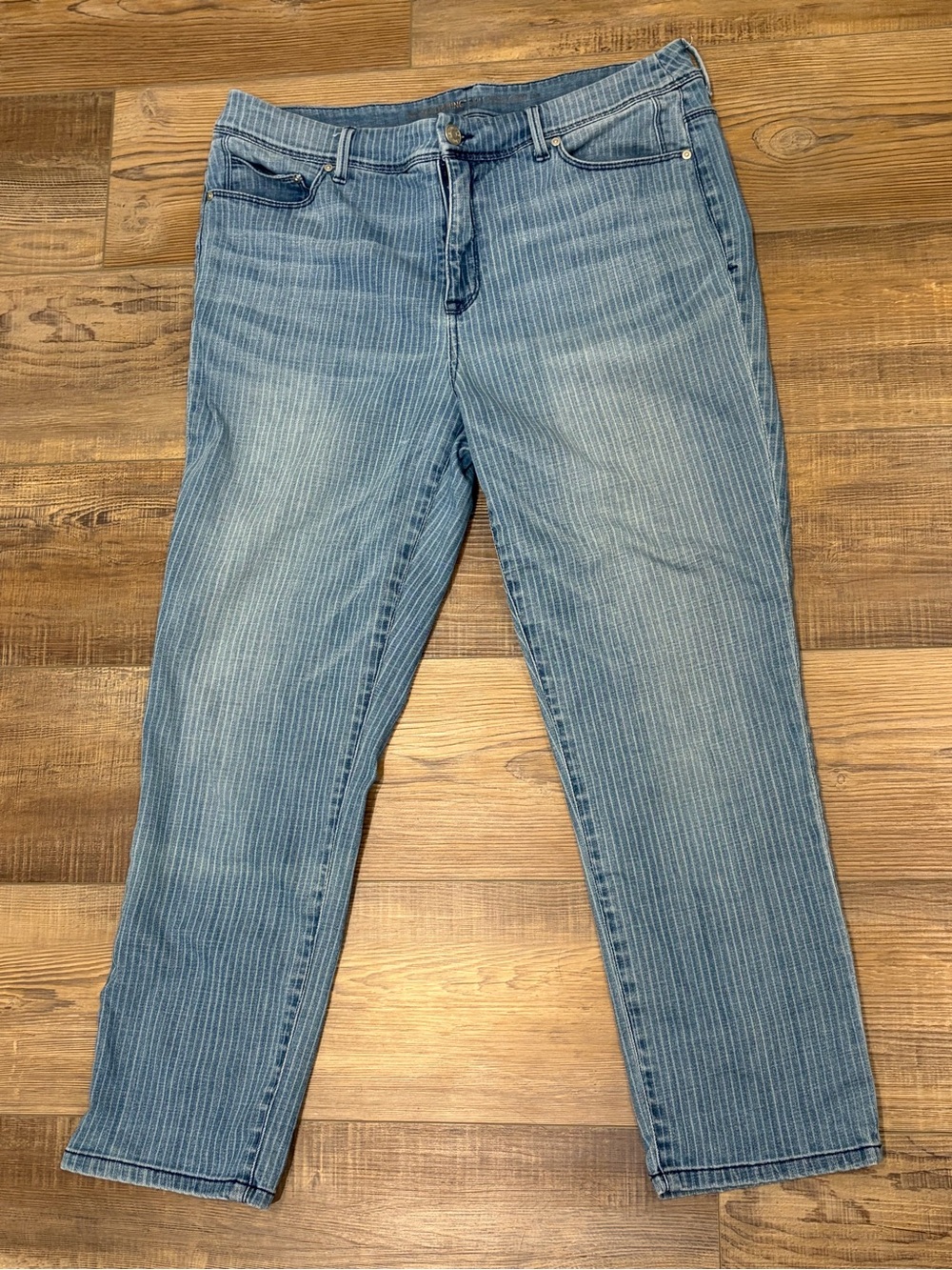 Chico's 1.5 (10) So Slimming Girlfriend Crop Blue Pinstripe Jeans